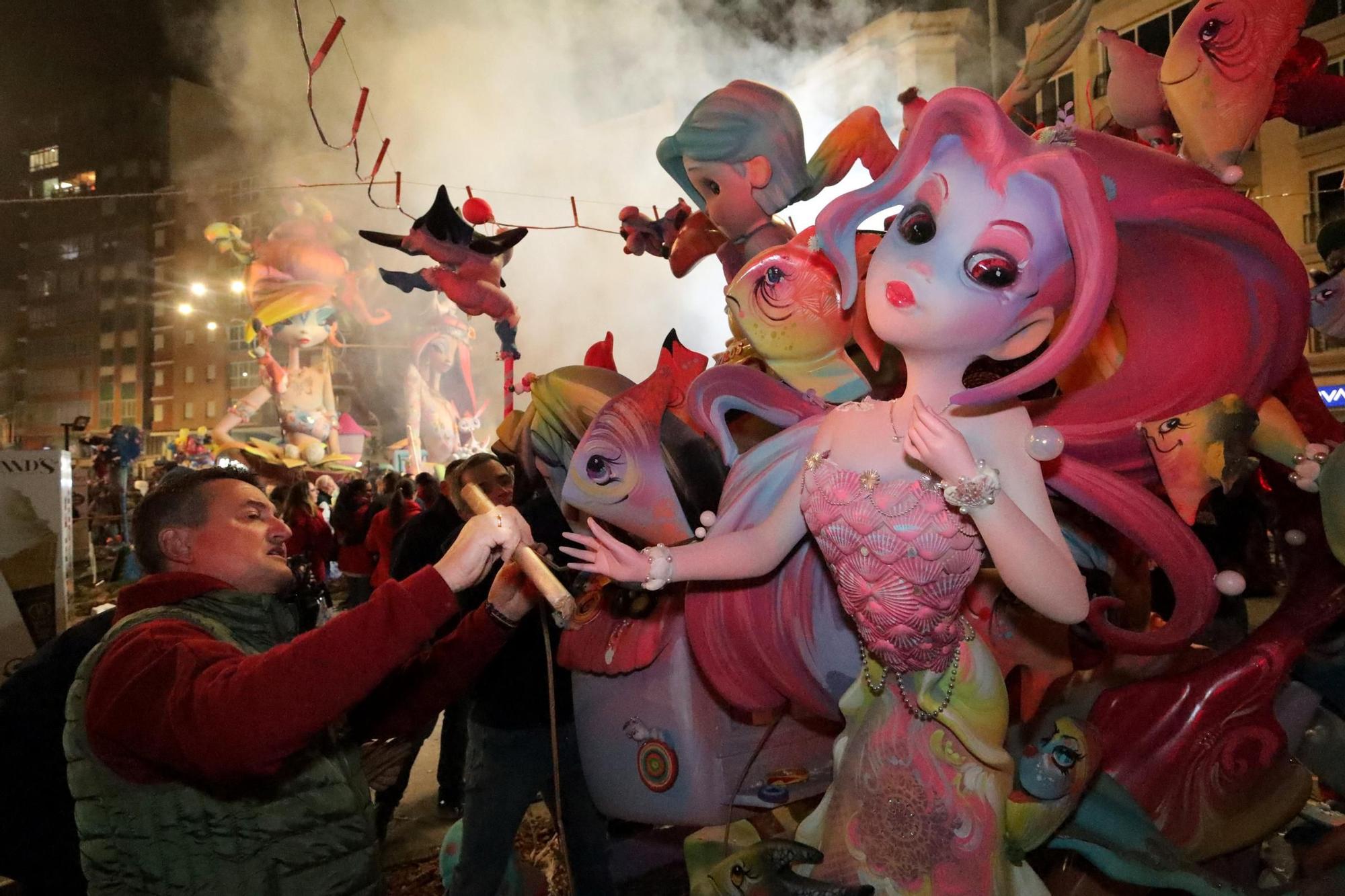 Galería de fotos de la 'cremà' de las Fallas de Burriana 2024