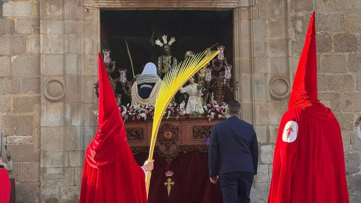 Vídeo | Desfile de la Cofradía infantil de Mérida en el Domingo de Ramos
