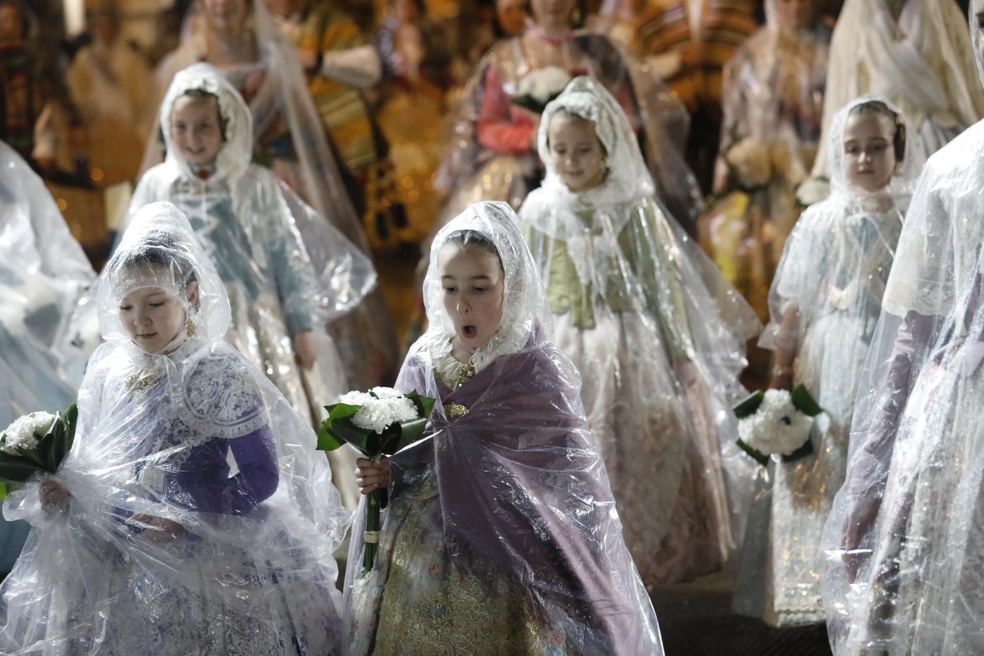 Búscate en el primer día de ofrenda por la calle de la Quart (entre las 19:00 a las 20:00 horas)