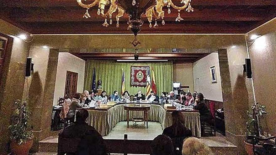 Imagen de una sesiÃ³n plenaria celebrada en el ayuntamiento de SÃ³ller.