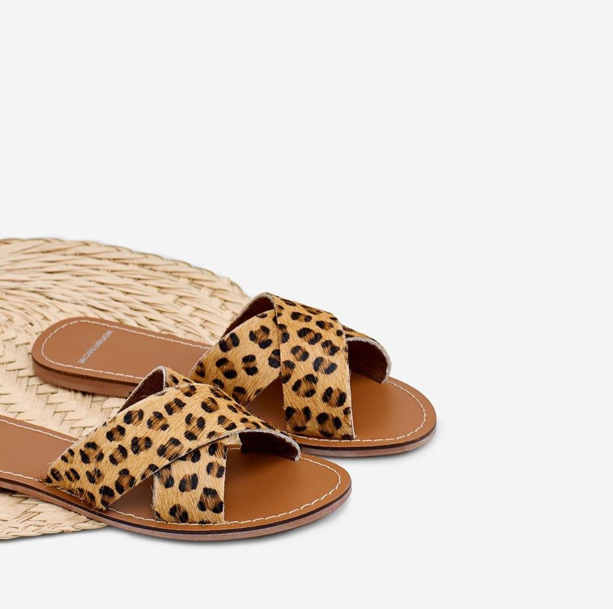 Sandalias animal print (Precio: 16,99 euros)