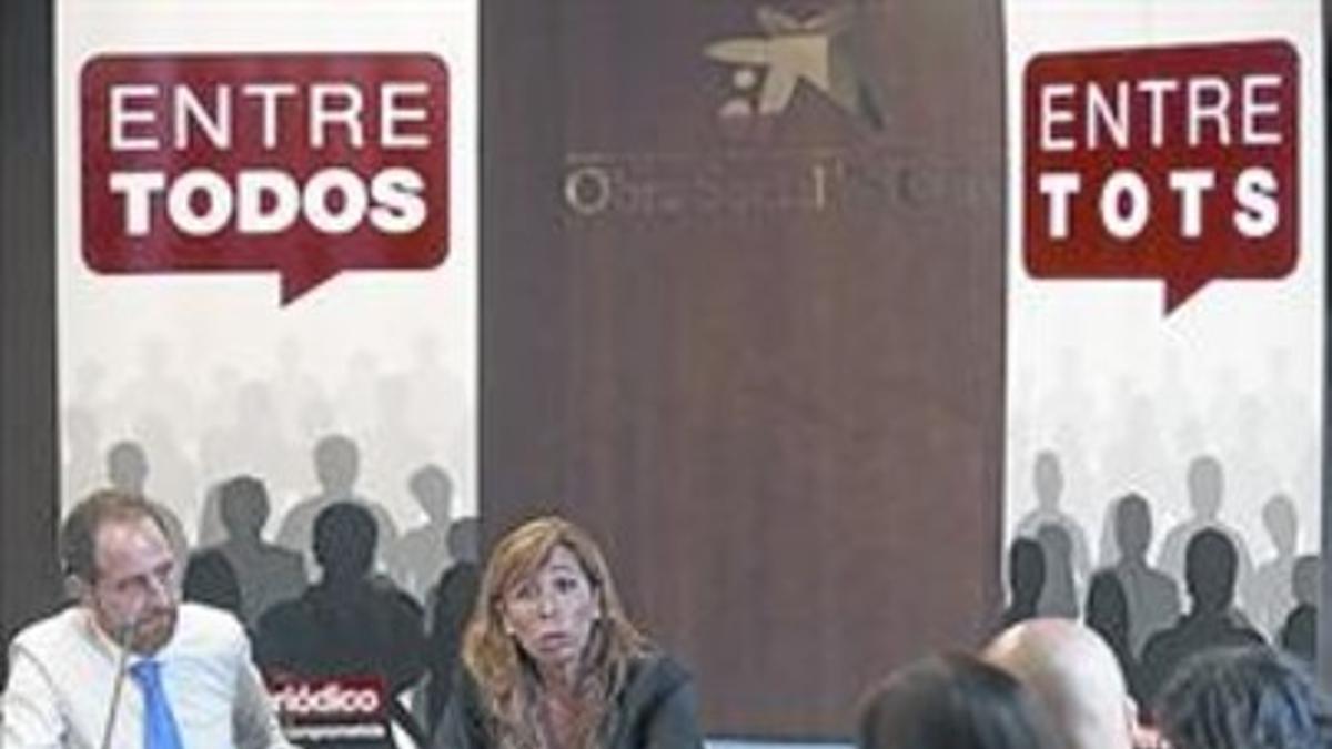 Sánchez-Camacho y Enric Hernàndez, durante el debate.