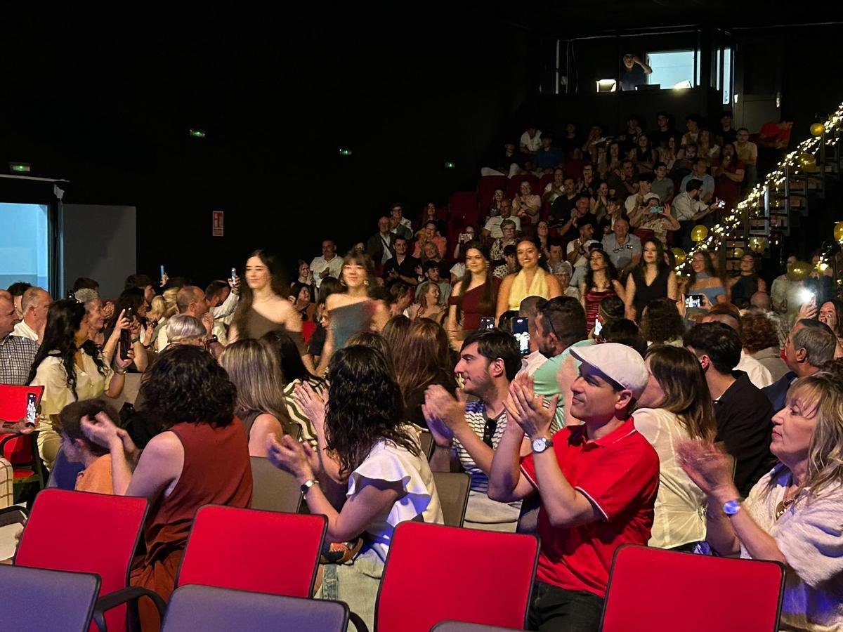 EN IMÁGENES: Así fue la despedida de los bachilleres del instituto Corvera