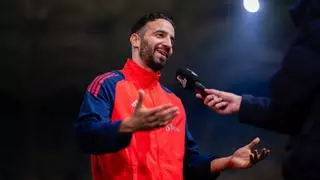 Los despidos masivos en el Manchester United, la deuda impagable y la comida prohibida: "Es típico de un billonario, no les importa una mierda"