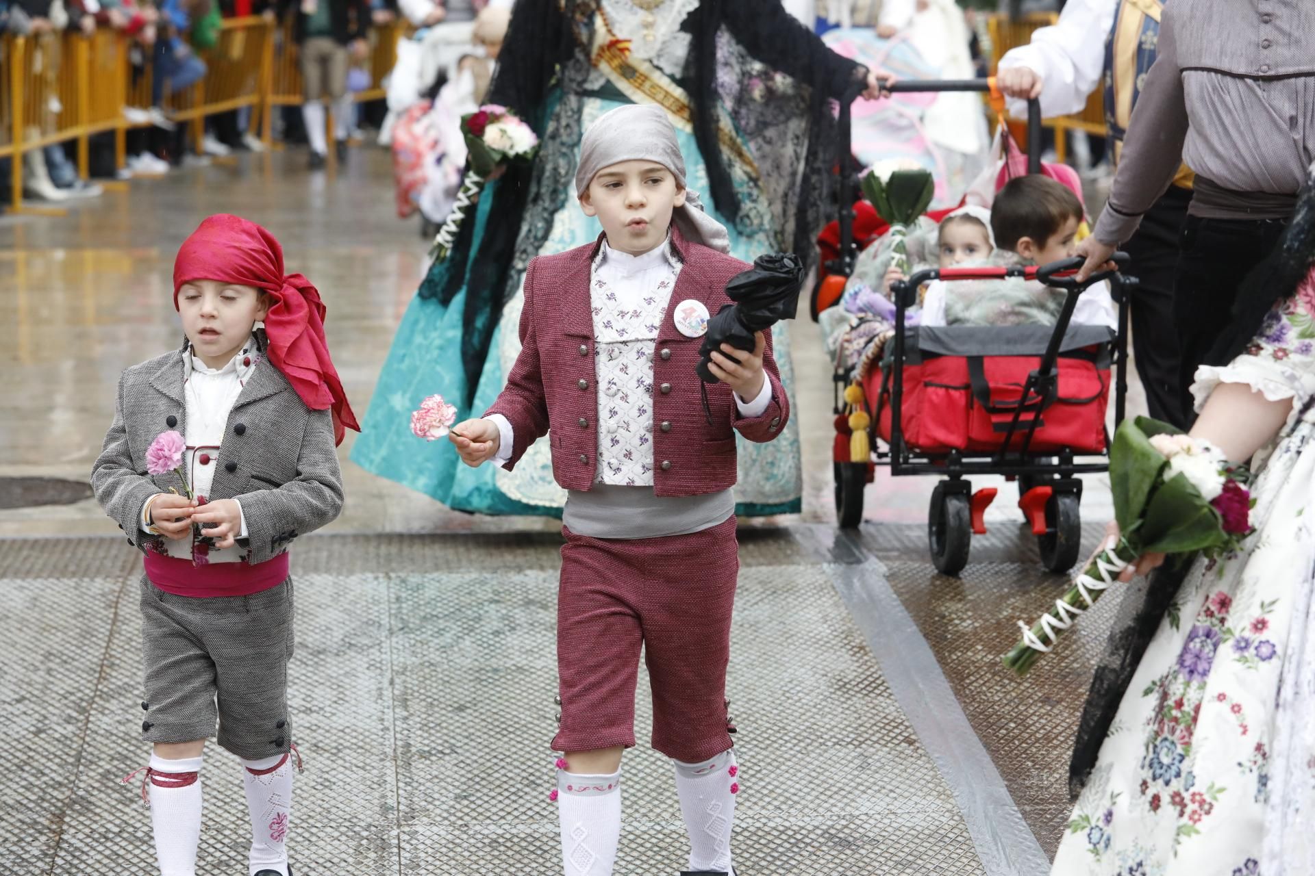 Búscate en el primer día de Ofrenda por la calle Quart (entre las 15.30 y las 17.00 horas)