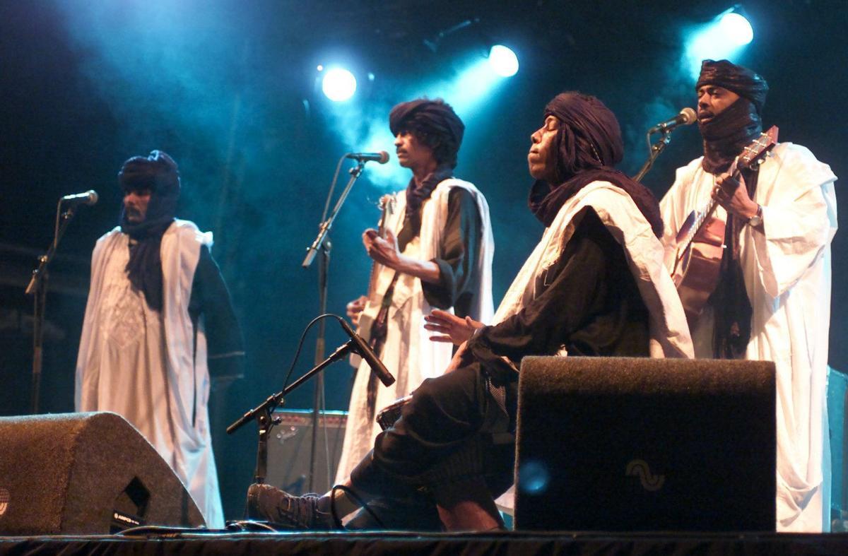 El grupo Tinariwen en su actuación en el festival Womad