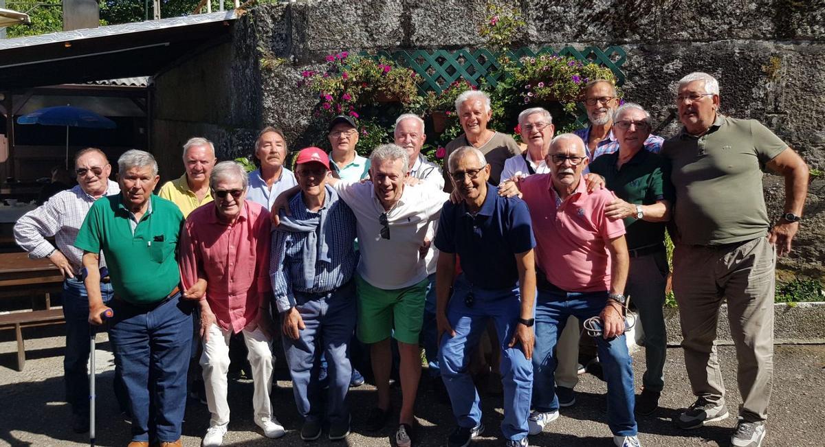 Juntanza de antiguos vecinos, amigos y exfutbolistas del Areal