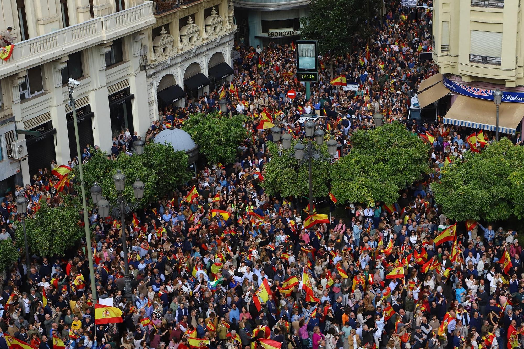 El PP de Córdoba congrega en Las Tendillas a miles de personas contra la amnistía