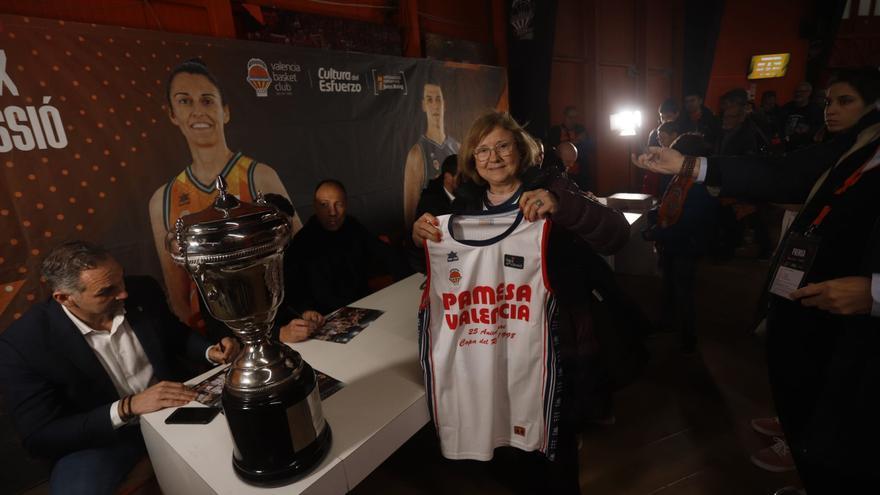 Así ha sido el homenaje a los campeones de la Copa del Rey de 1998