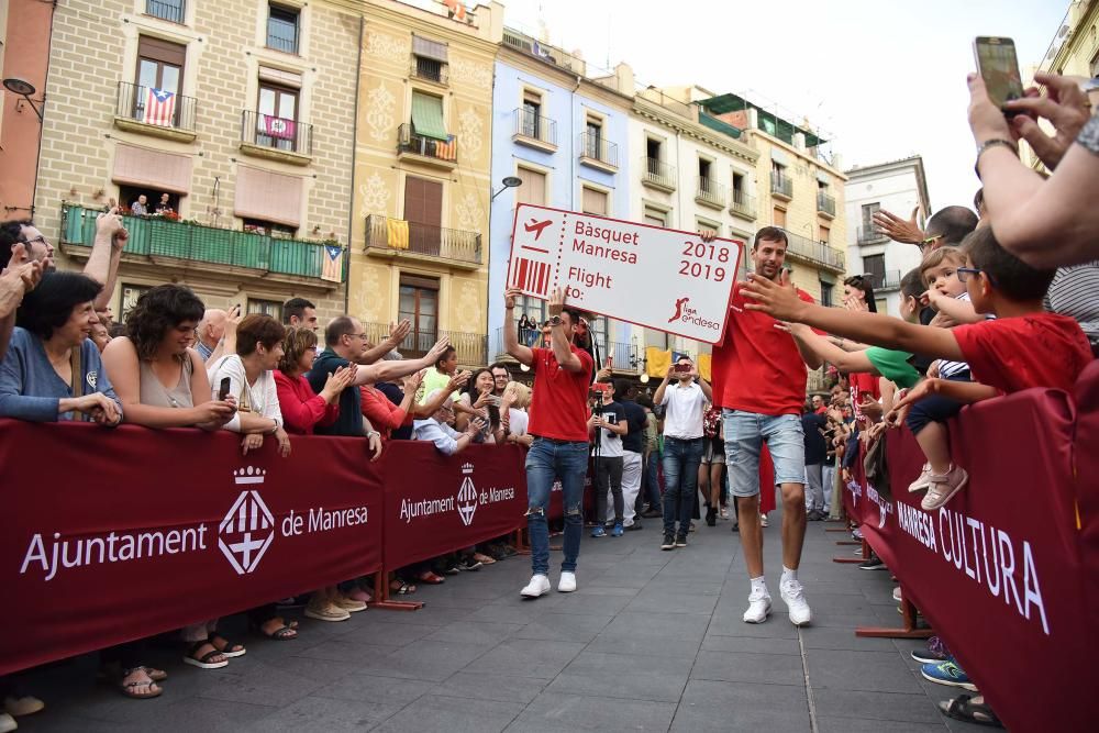 Celebració de l'ICL Manresa a la plaça Major