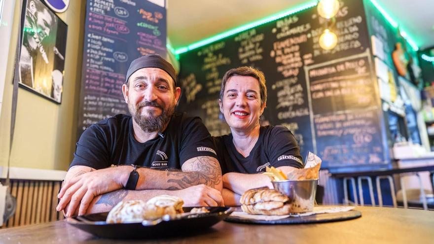 Vídeo | El matrimonio de Mérida que reinventa el bar de tapas