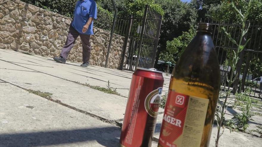 El Ayuntamiento de Cáceres levanta otras 7 actas por beber alcohol en la calle