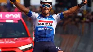 Alaphilippe rubrica una gesta enorme al Giro