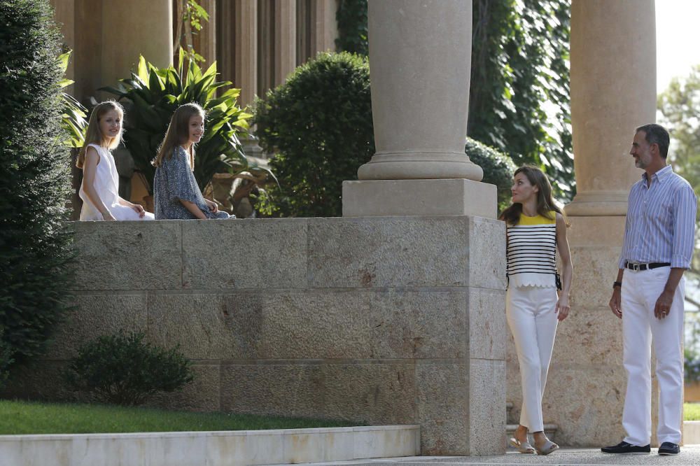 Posado de la Familia Real en el Palacio de Marivent