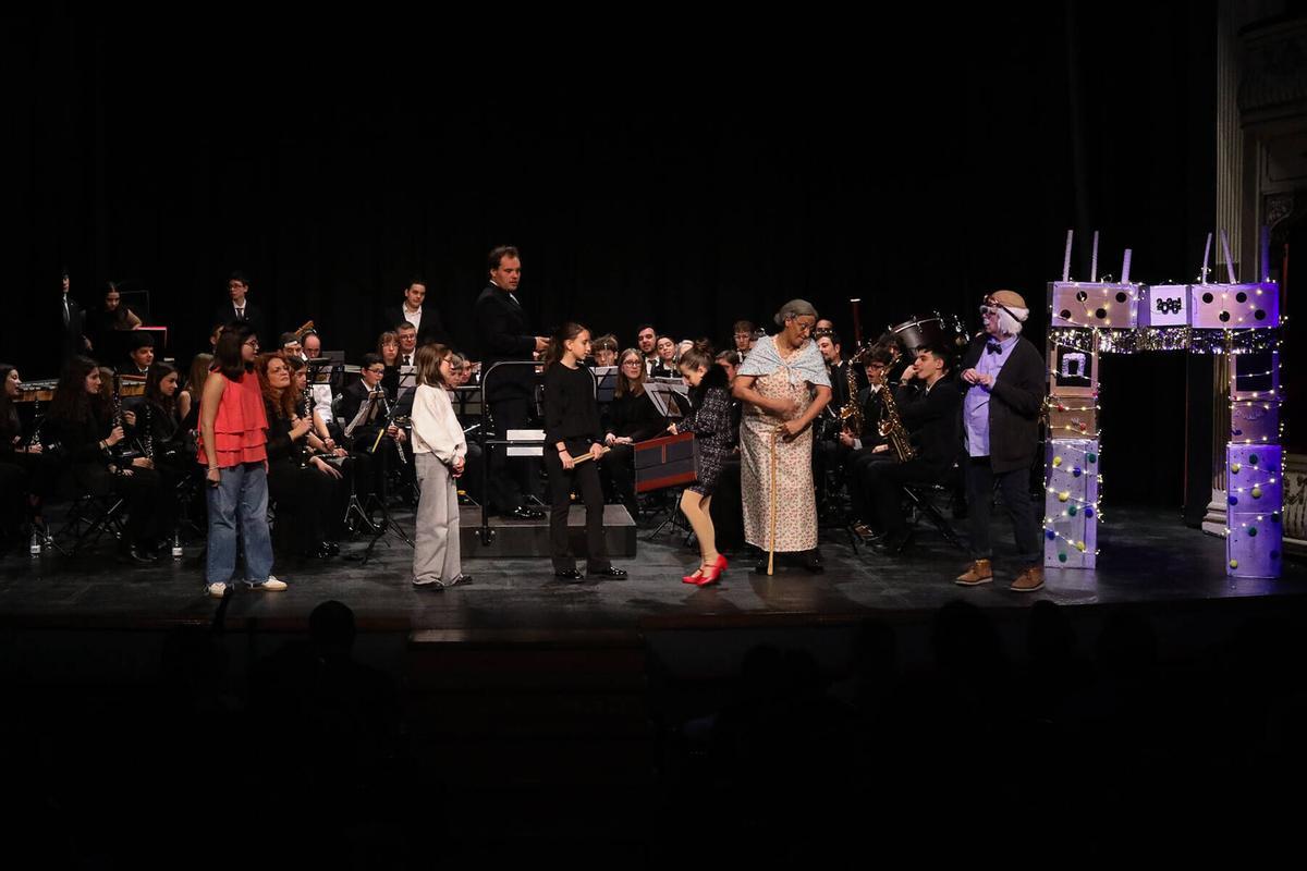 Zamora. Primer concierto de " la máquina del tiempo" nuevo conciertos divertidos de la banda de música de Zamora