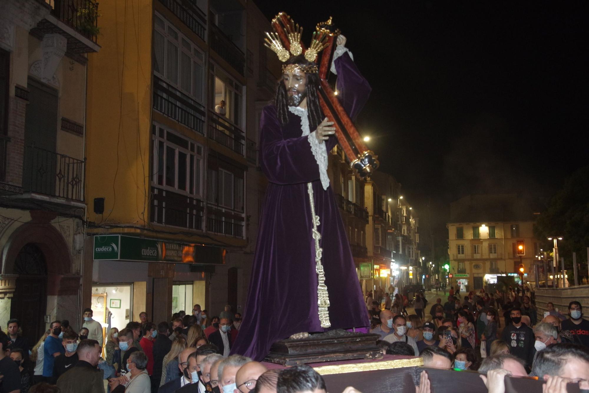 Traslado de El Rico a su casa hermandad en los preparativos de la Magna.