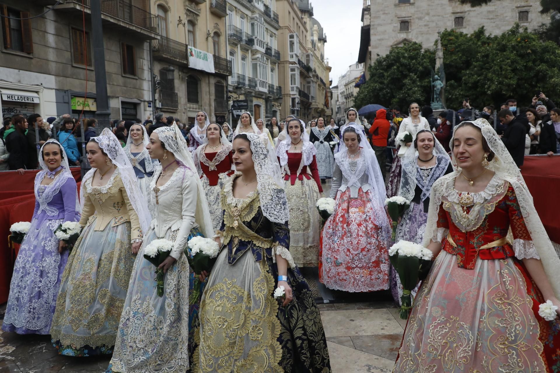 Búscate en el primer día de ofrenda por la calle de Quart (entre las 17:00 a las 18:00 horas)