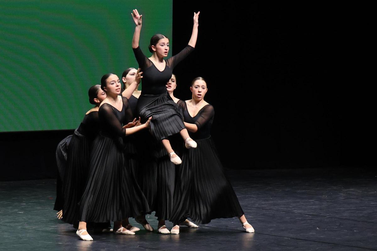 La danza toca el cielo en el Vigo Porté La danza toca el cielo en el Vigo Porté