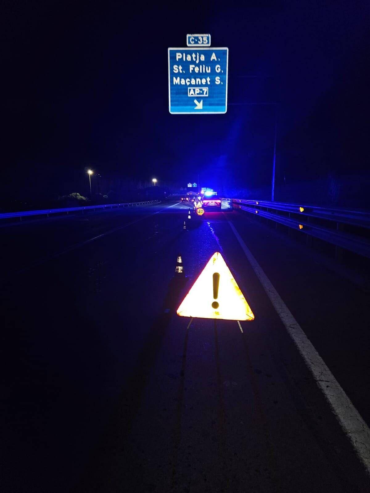 Vidreres C-63 Caiguda marquesina i cartells de la carretera pel fort vent