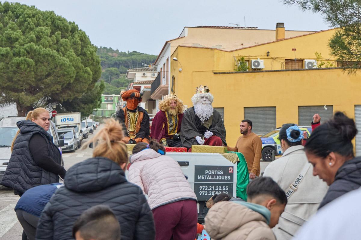 Les fotos del patges reials a Girona Est