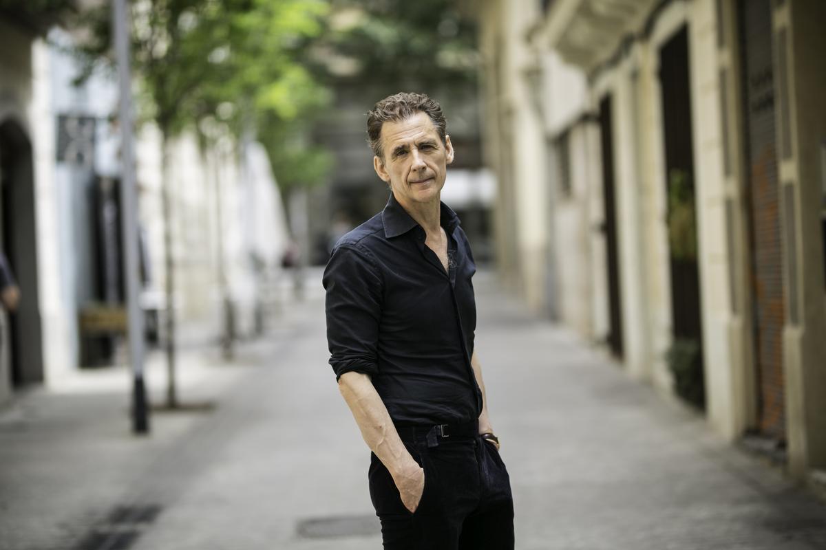 David Lagercrantz, este jueves en una calle de Barcelona.