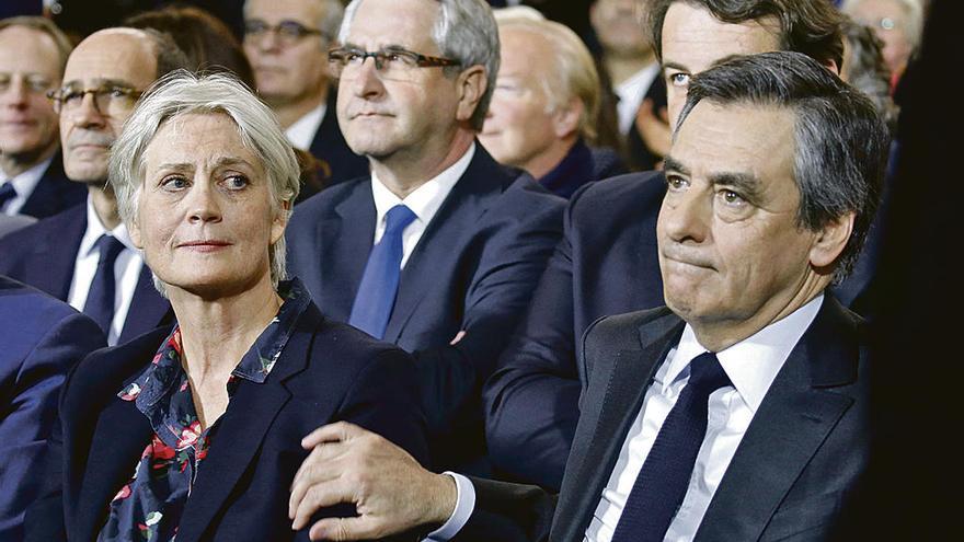 Una veintena de diputados fieles a Valls se desmarcan del ganador de las primarias
