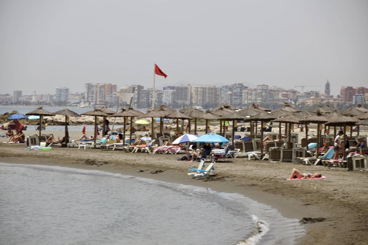 MLG 23-07-2026.-El ayuntamiento de la ciudad cierra las playas de Pedregalejo y El Palo por una bacteria