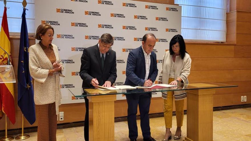 Aliaga firma el convenio del Plan de Sostenibilidad Turística con la Mancomunidad del Alto Valle del Aragón