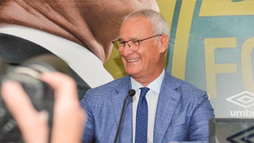 Claudio Ranieri, presentado con su nuevo equipo