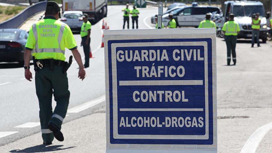 La DGT detecta cada día 450 conductores habiendo consumido alcohol o drogas