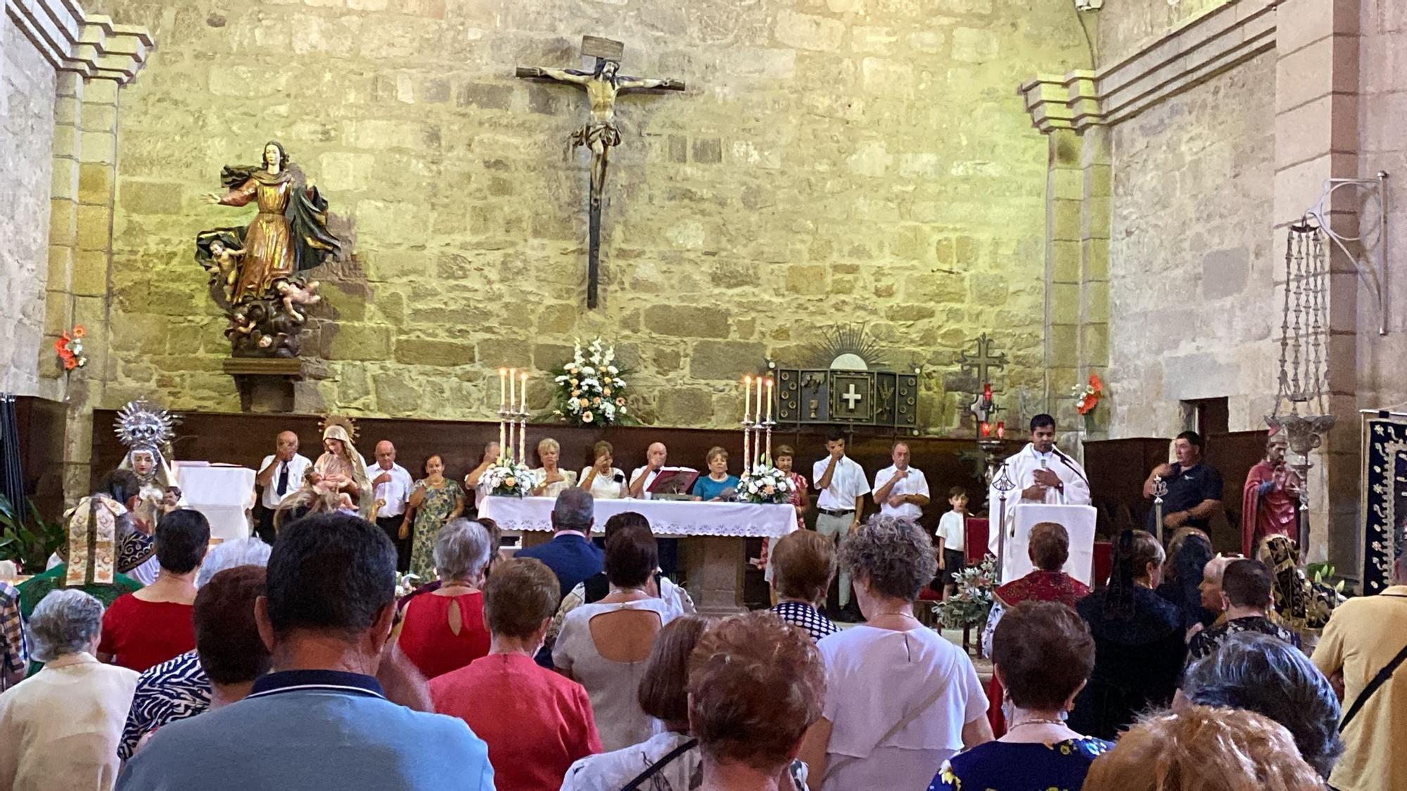 GALERÍA| Traslado de la Virgen de la Bandera en Fermoselle