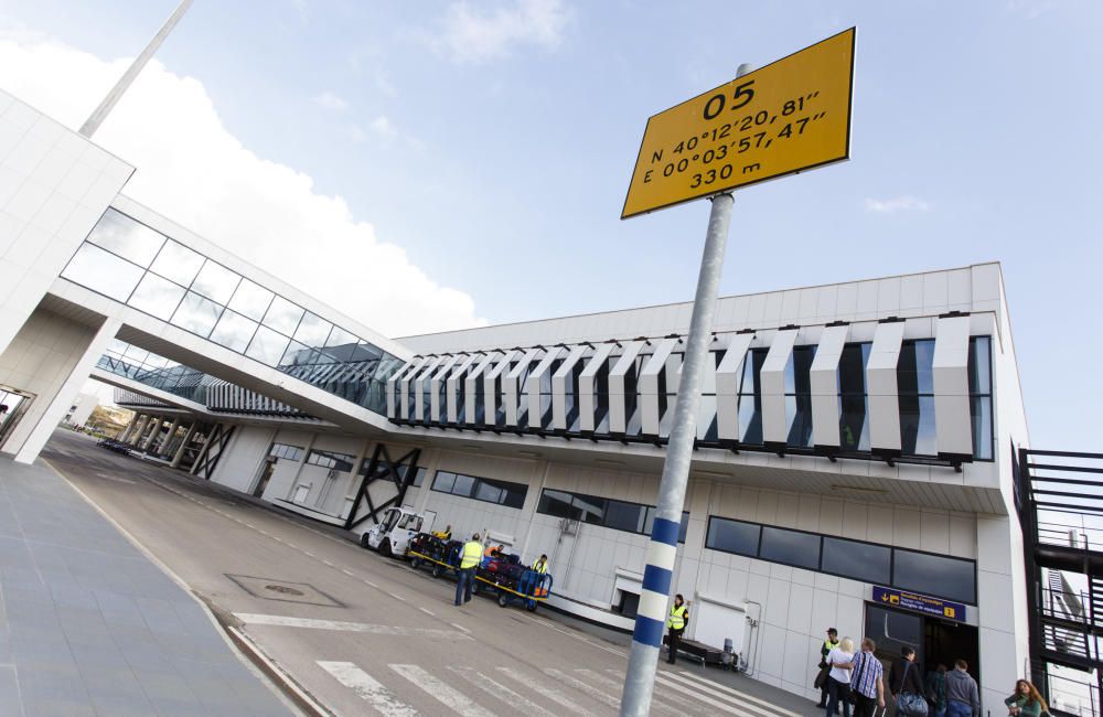 Llegada del primer vuelo entre Poznan y Castelló