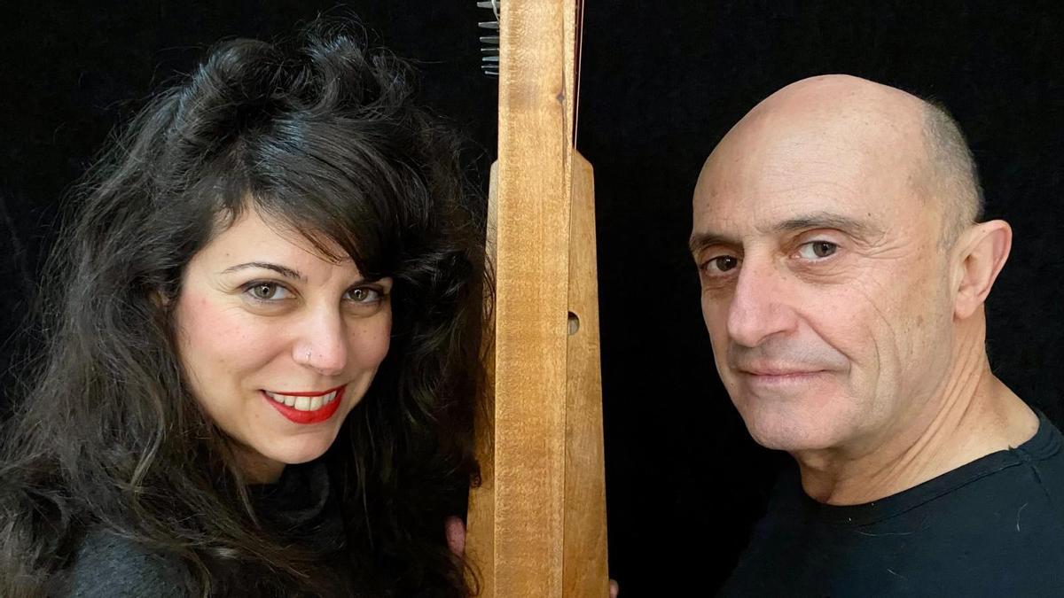 Pepe Viyuela, Sara Aguado y una Virgen «muy humana» que arregla problemas como «una superheroína de Marvel», en Vigo