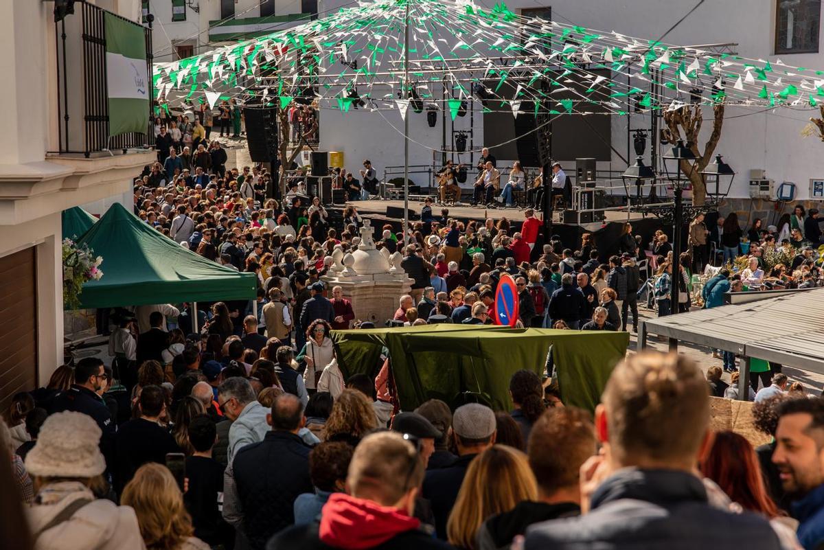Casares invita a vecinos y visitantes a vivir una jornada muy especial que arrancará a las 12:00 horas en la Plaza de España