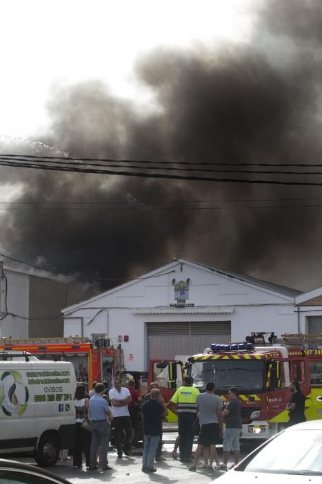 Incendio en una planta de reciclaje de Alboraia