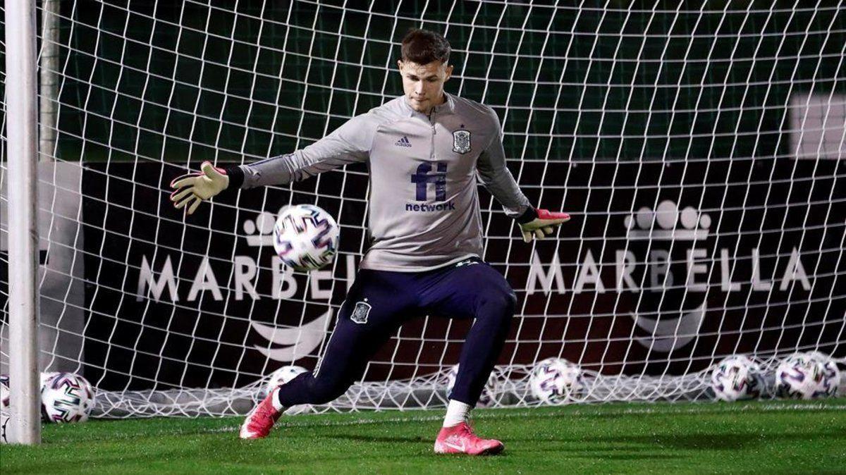 Josep Martínez, durante un entrenamiento con la Sub-21