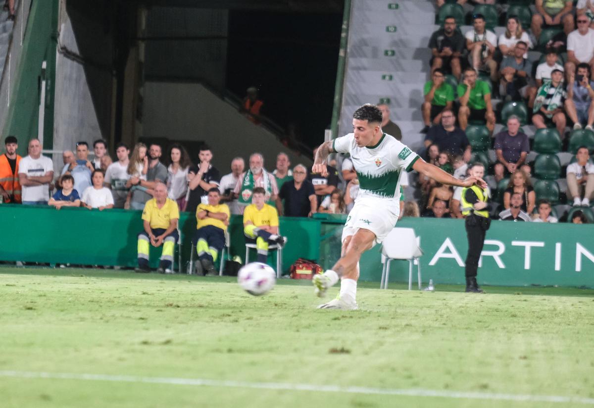 Las mejores imágenes del Elche CF - Parma Calcio 1913 del trofeo "Festa d´Elx"