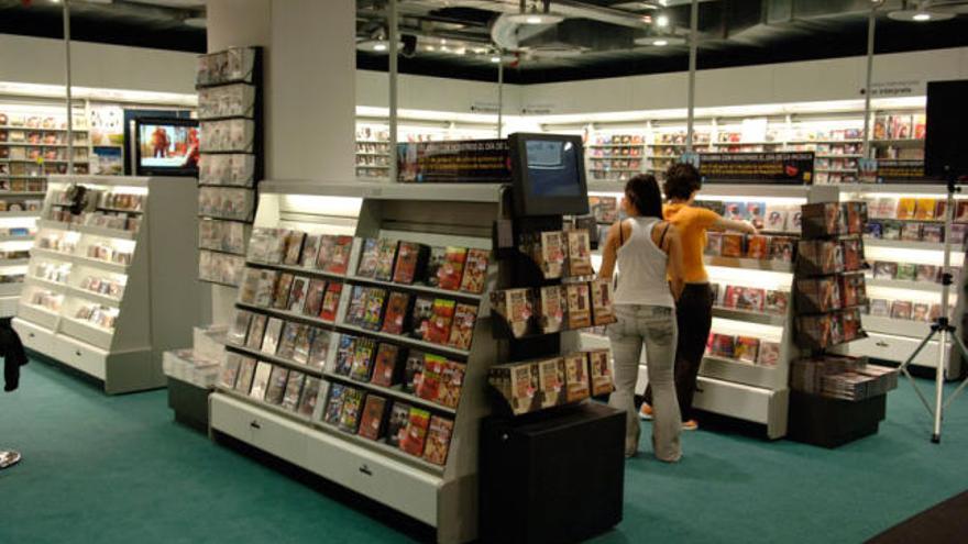 Interior de la tienda Fnac de A Coruña.