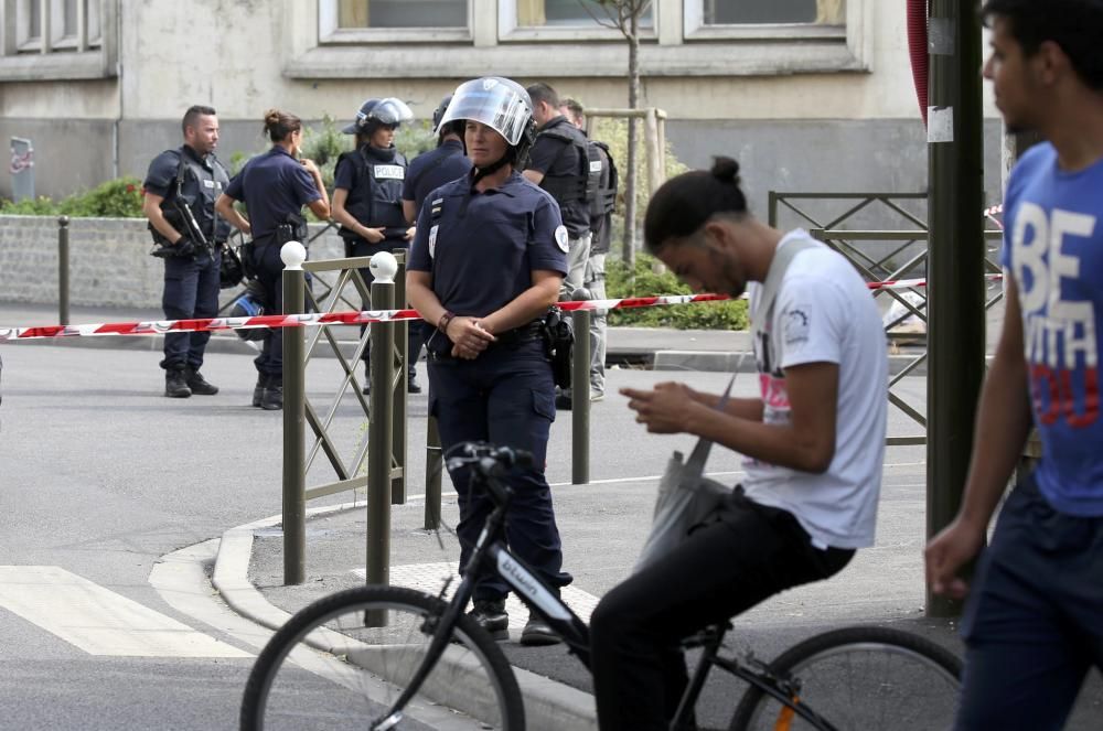 Una veintena de personas han sido detenidas durante una operación antiterrorista llevada a cabo por la Policía francesa en Argenteuil, una localidad al norte de París.