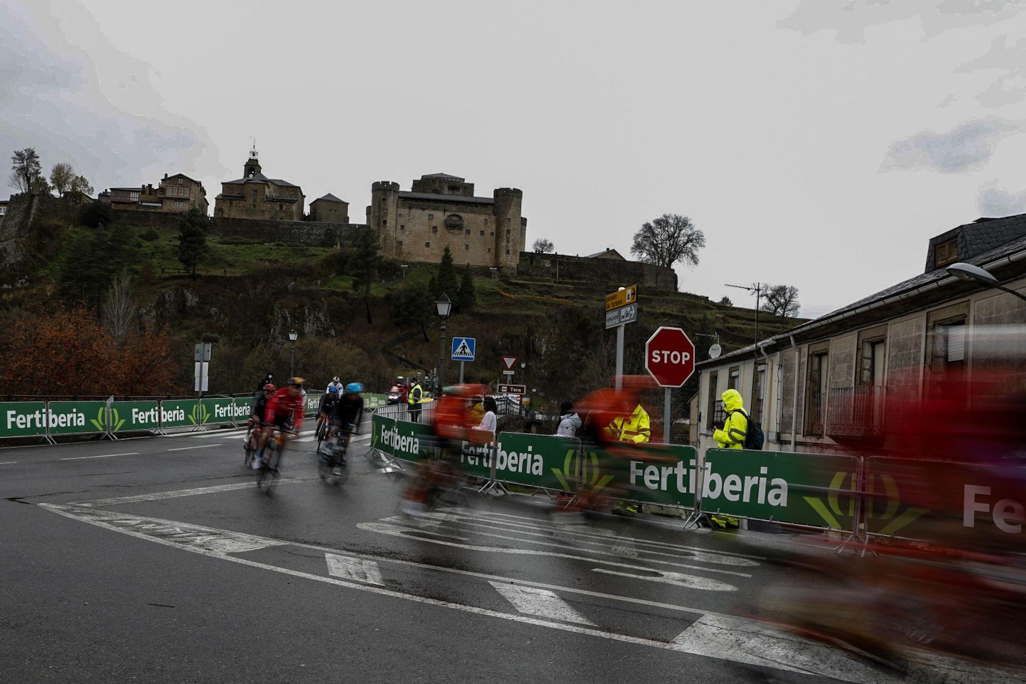 La Vuelta España en Puebla de Sanabria, en imágenes