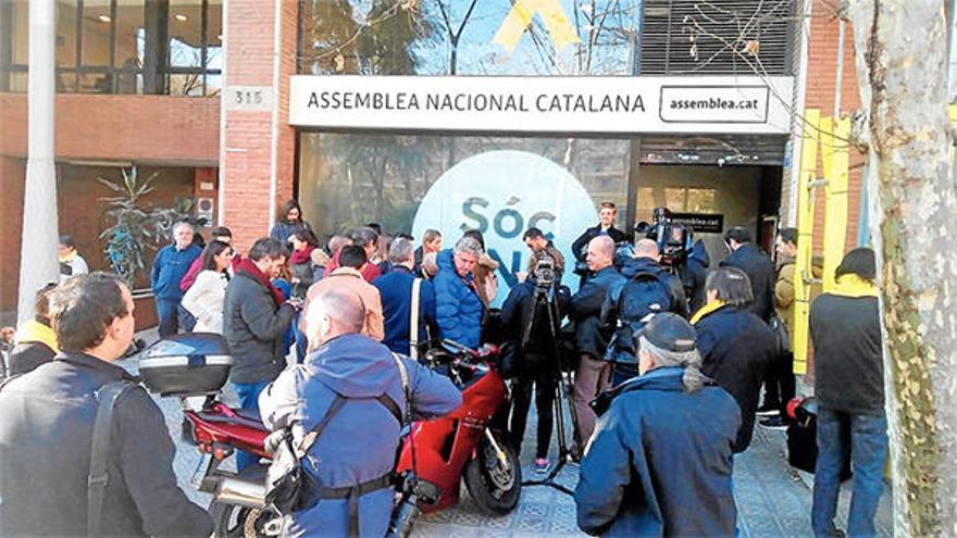 La policia escorcolla les seus d&#039;Òmnium, ANC i el CTTI per ordre de Llarena