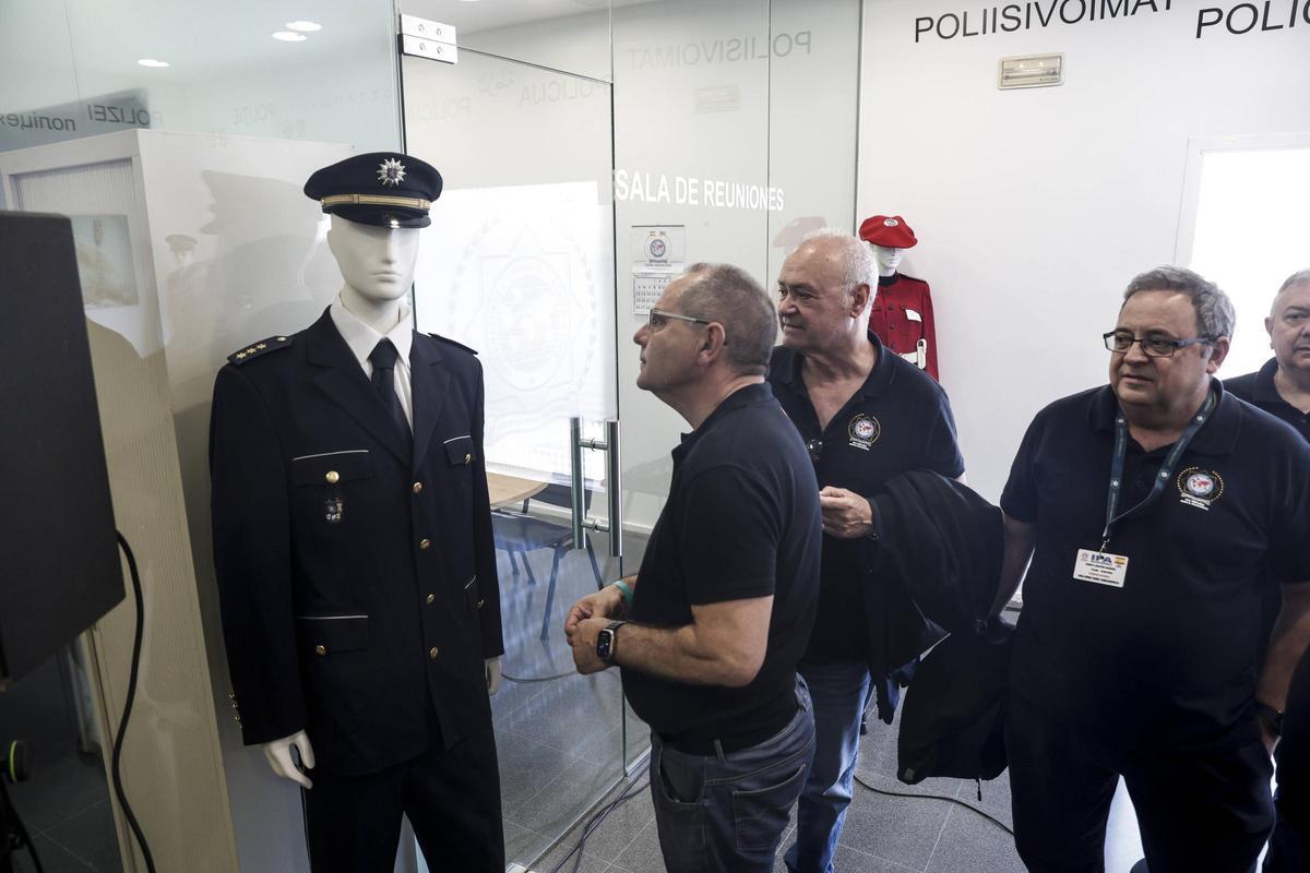 Un momento de la visita a la sede de la IPA en Playa de Palma.