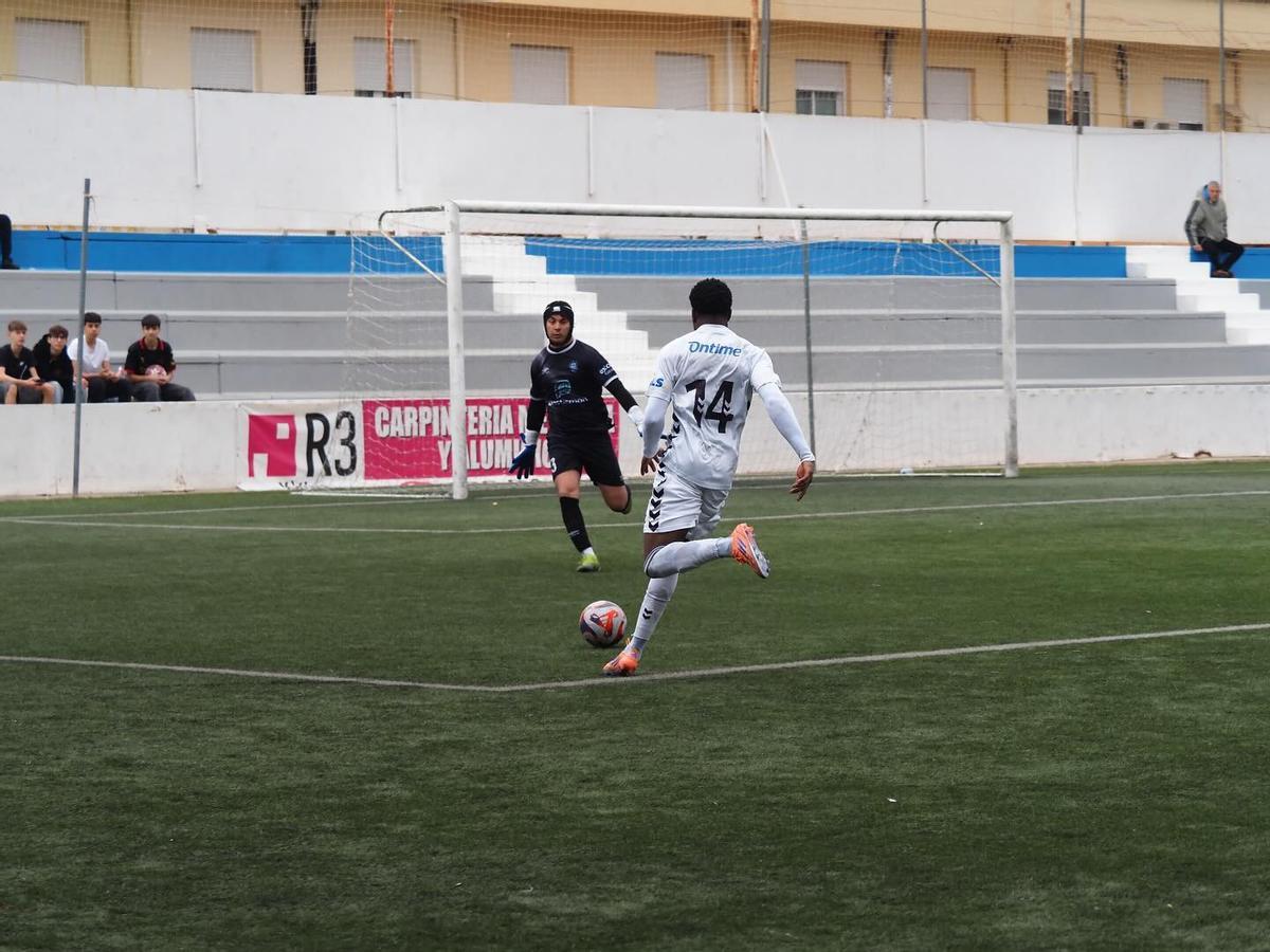 El Olímpic cayó derrotado en su visita al Torrevieja.