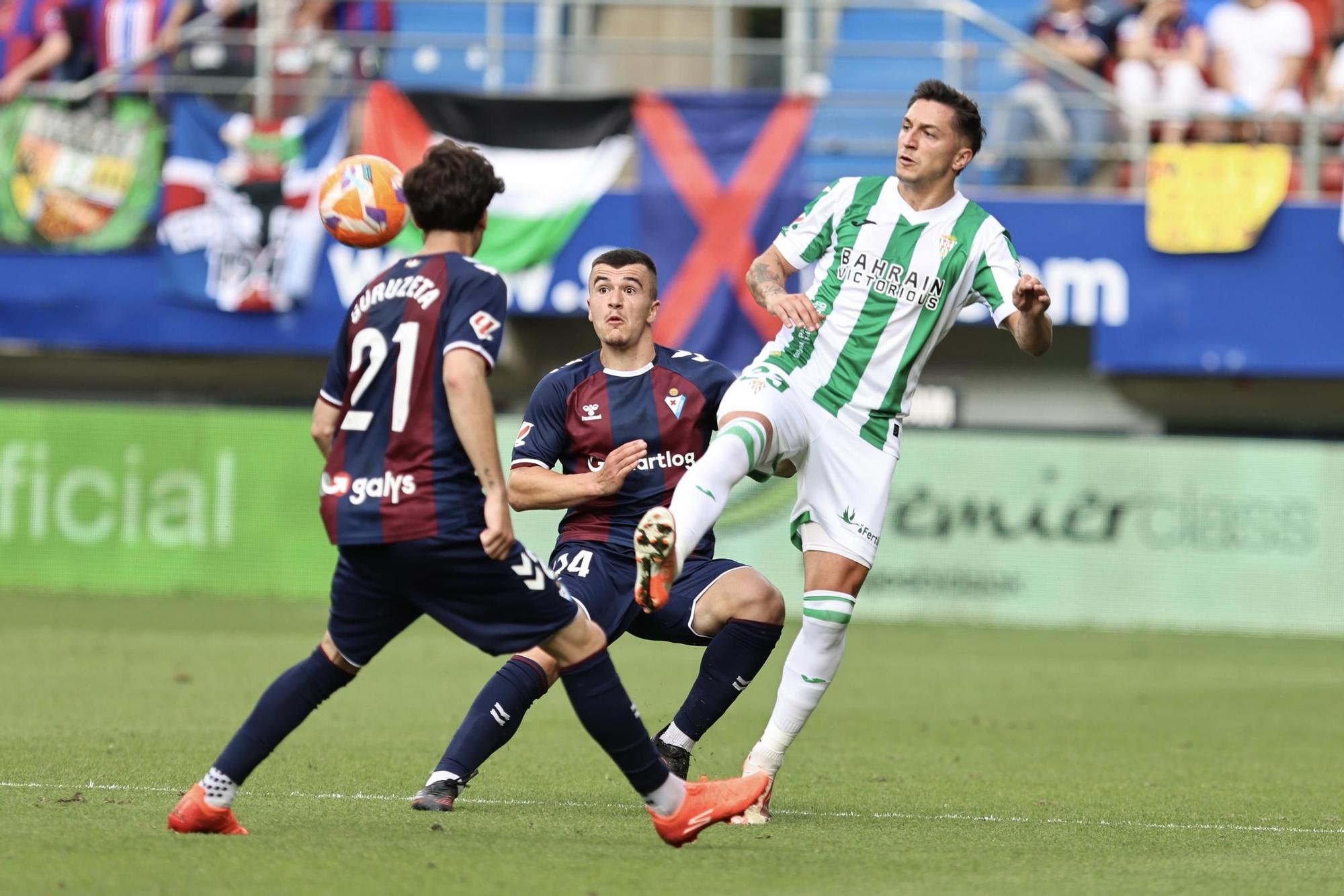 Eibar-Córdoba CF | Las imágenes del partido de LaLiga Hypermotion