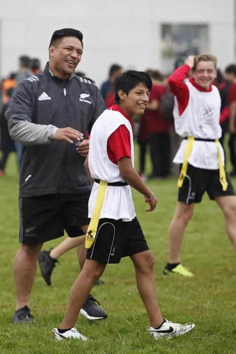 Los All Blacks dirigen un entrenamiento con alumnos en Gijón