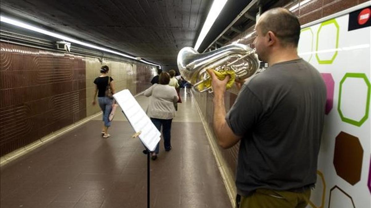 Música en los pasillos del metro de Barcelona