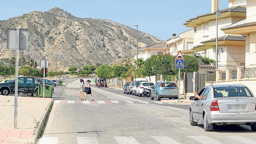 La calle de la zona residencial de Salinetas en Petrer donde se inició la persecución.