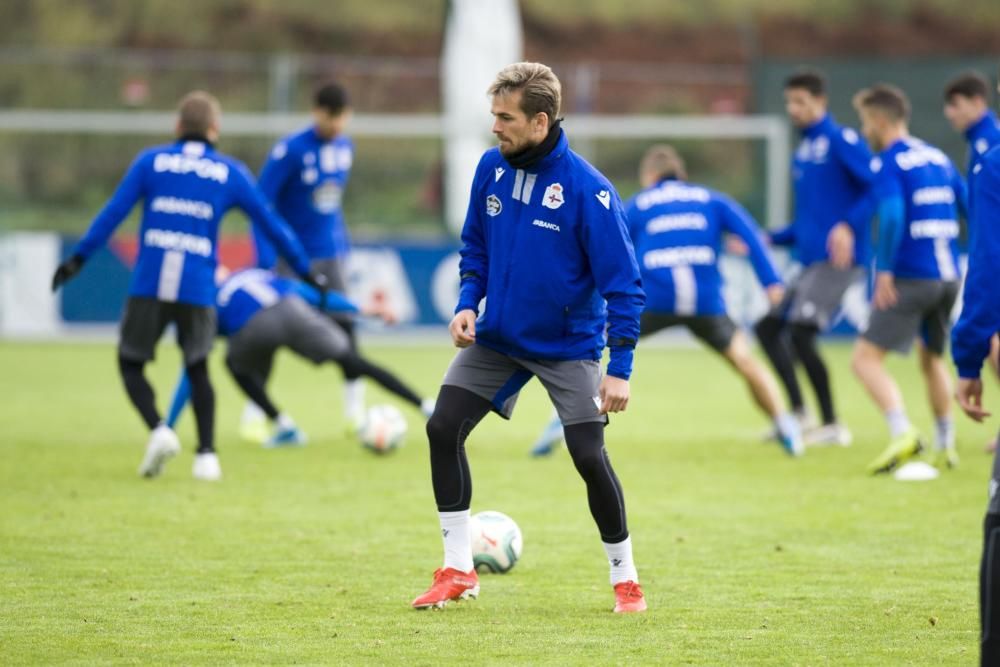 La plantilla vuelve a los entrenamientos para preparar el encuentro del sábado contra el Alcorcón en Riazor. Volverán a estar disponibles Gaku Shibasaki, Vassilis Lampropoulos y Javier Montero.