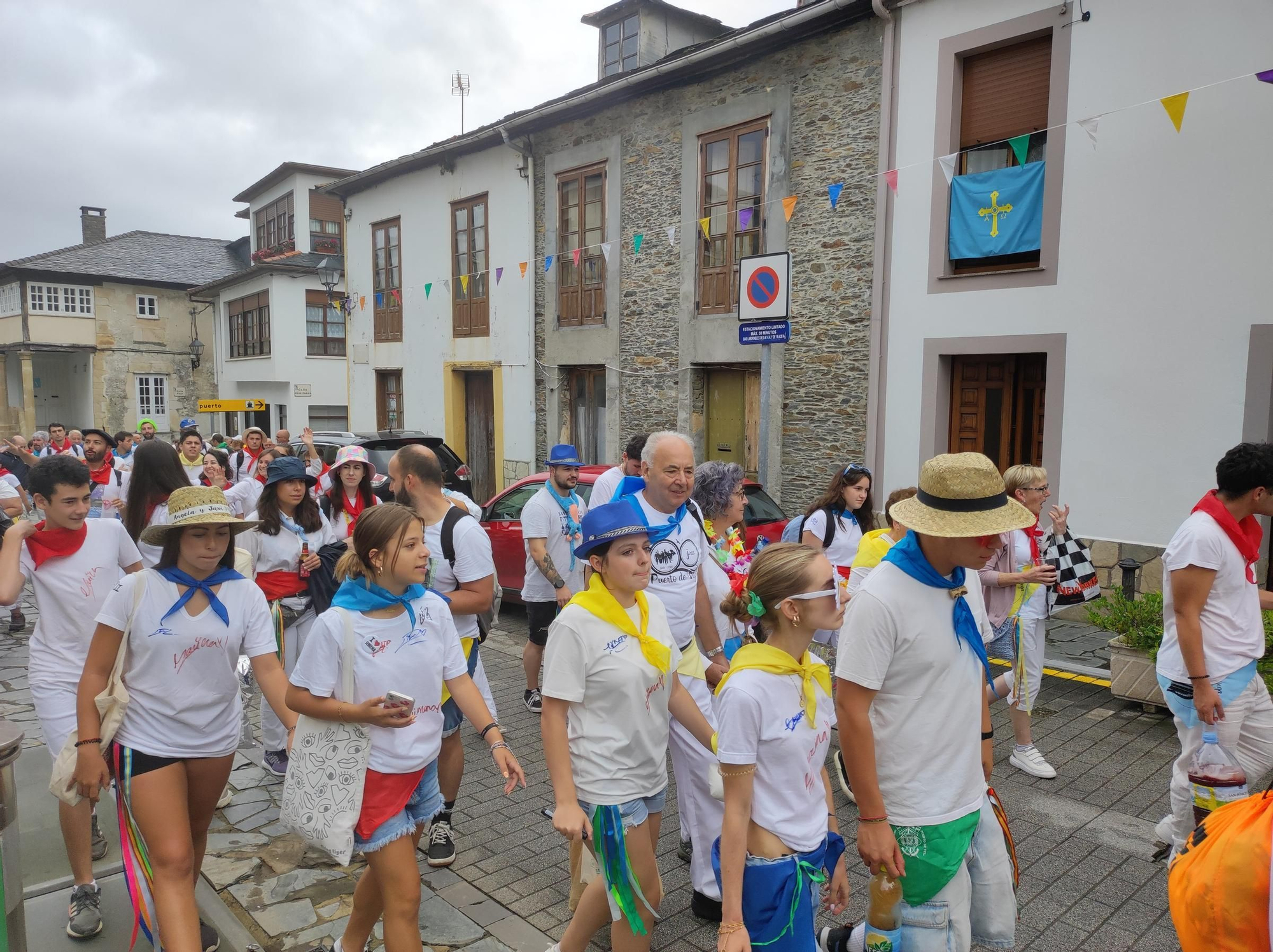 En imágenes: Así fue la salida de los romeros para celebrar la jira que cierra Las Telayas