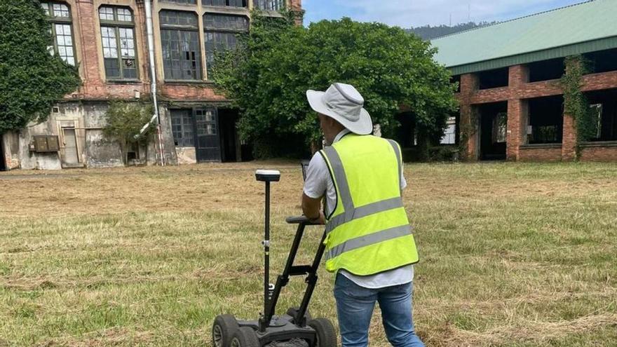 Treinta kilómetros de caminata al día para explorar el subsuelo de La Vega en busca de restos arqueológicos